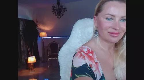 sexyblueyes from Cherry is Freechat