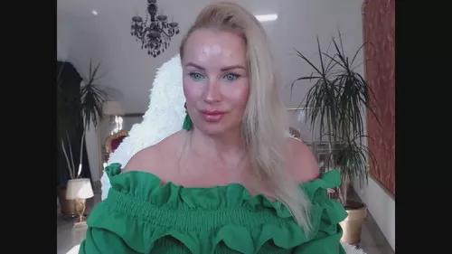 sexyblueyes from Cherry is Freechat