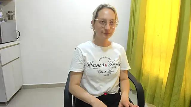 Adele_johnsonn1 from StripChat is Freechat