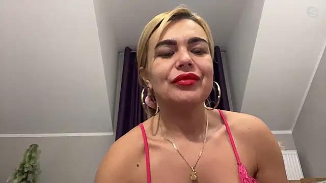 DESIREjenny from StripChat is Freechat