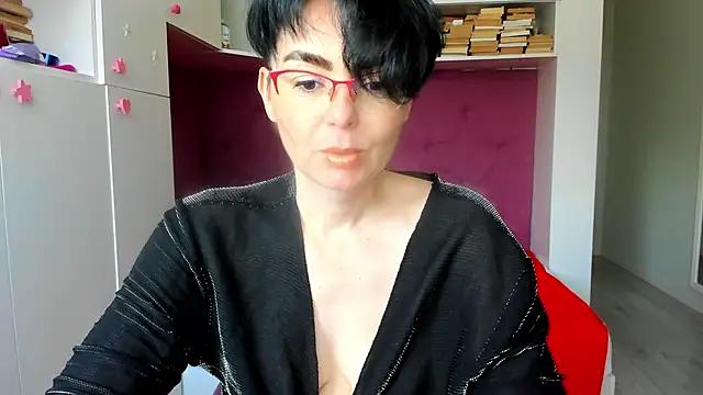 lady_kriss from StripChat is Freechat