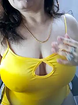 Lusty_noori from StripChat is Freechat