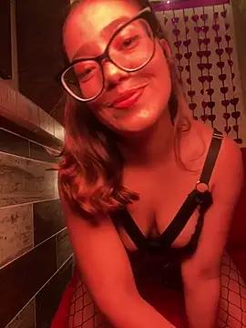 MadameNat from StripChat is Freechat