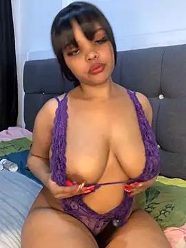 prettycaramel from StripChat is Freechat