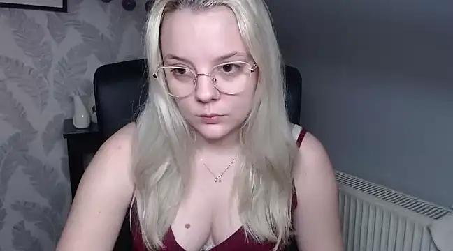 siennaLUST from StripChat is Freechat